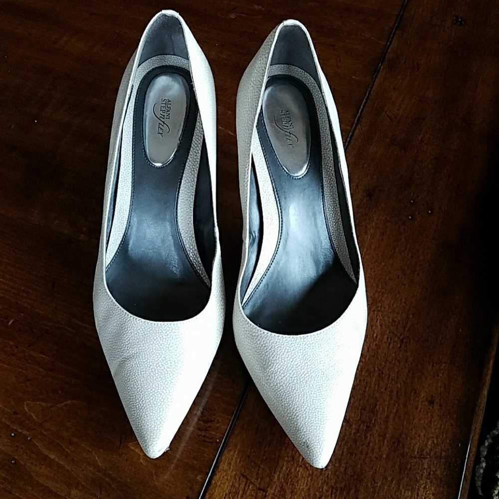 Alfani StepNFlex cream heels